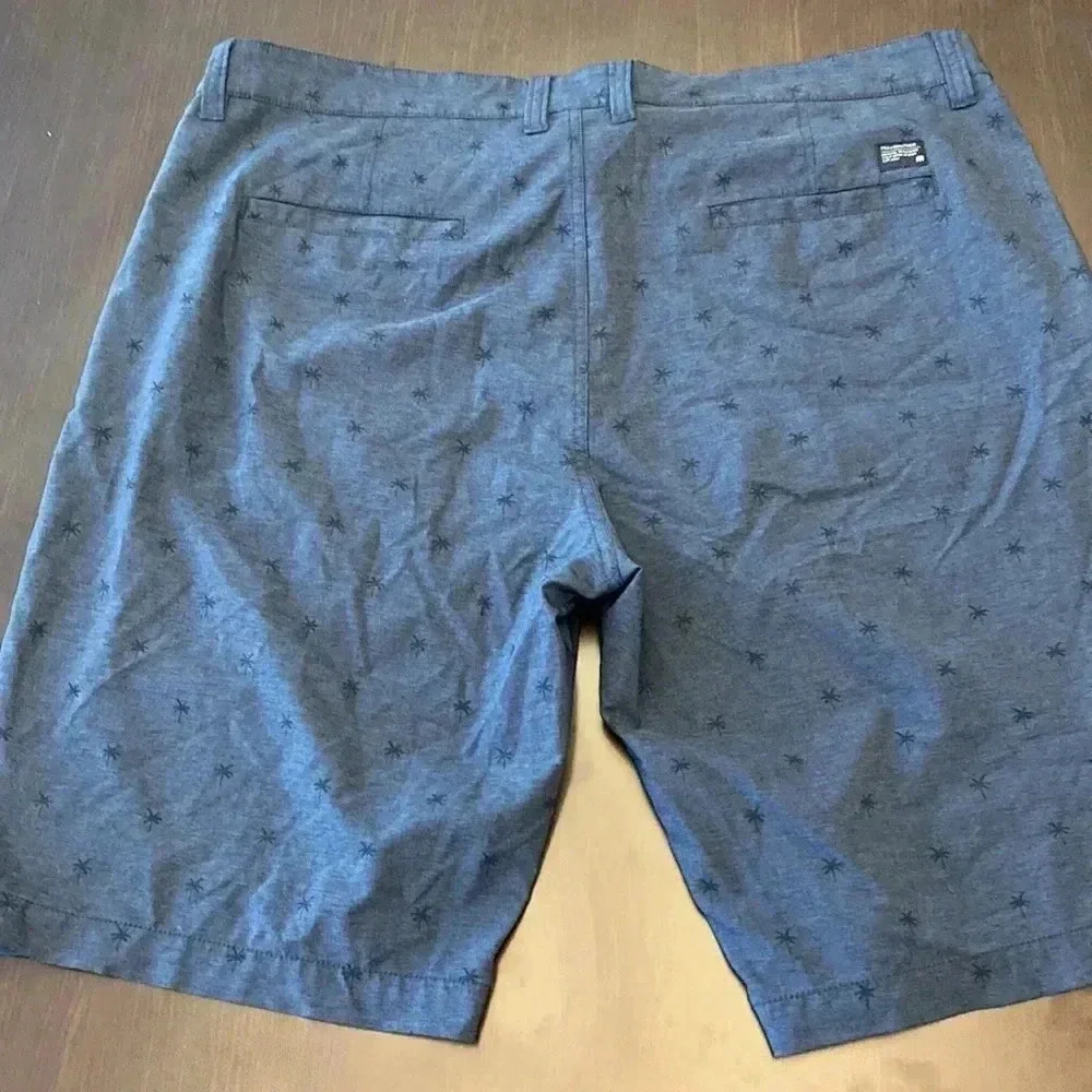 TRAVIS MATHEW MENS GOLF SHORTS‎ SIZE 40 INSEAM APPROX10.5” NAVY PALM TREE DESIGN